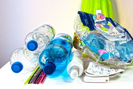 Xunta e Ecoembes constatan un aumento do 25% da reciclaxe de envases de plástico e de papel e cartón no mes de marzo